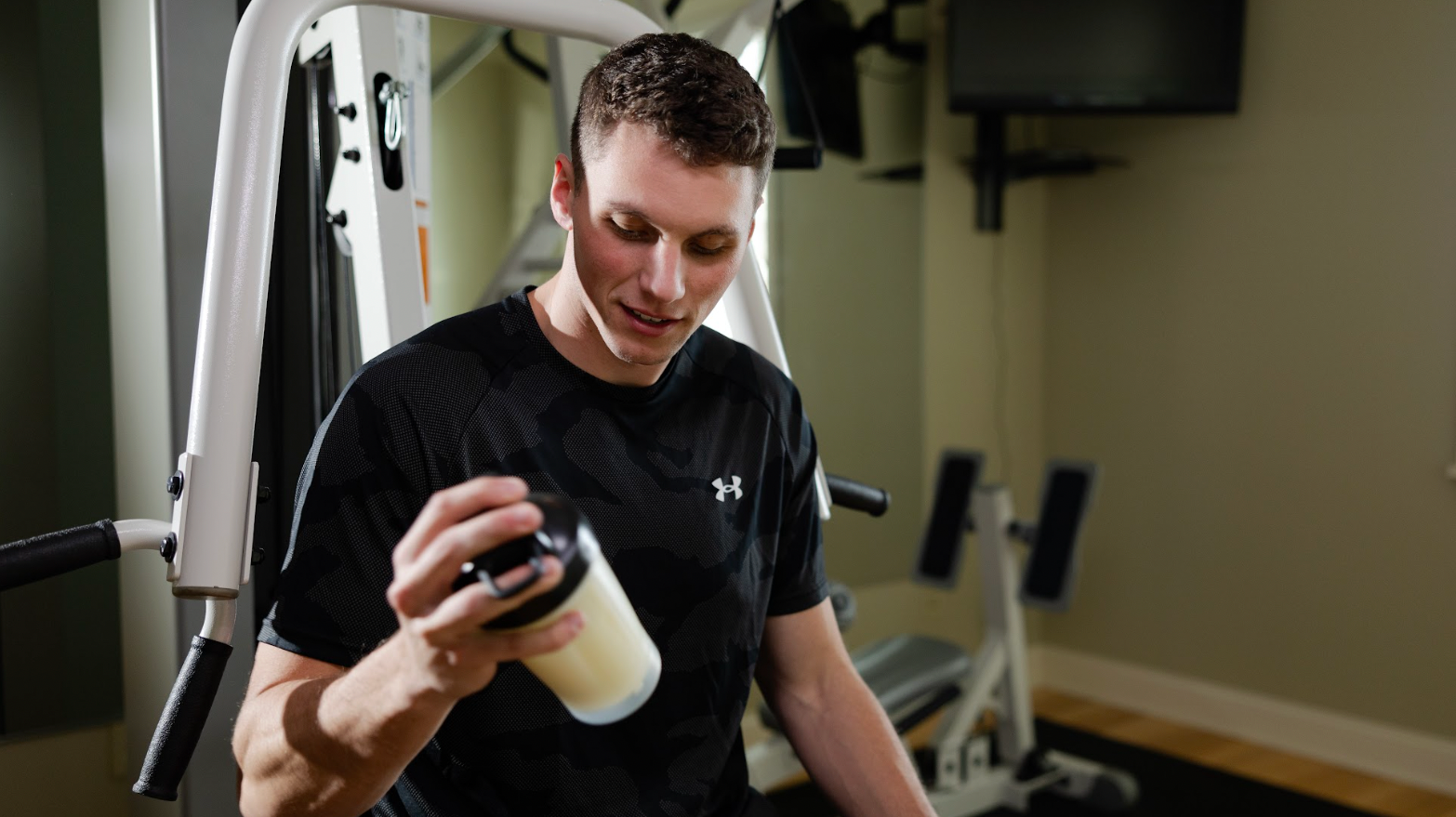 Can Cow Colostrum Help With Leaky Gut? What the Experts Are Saying