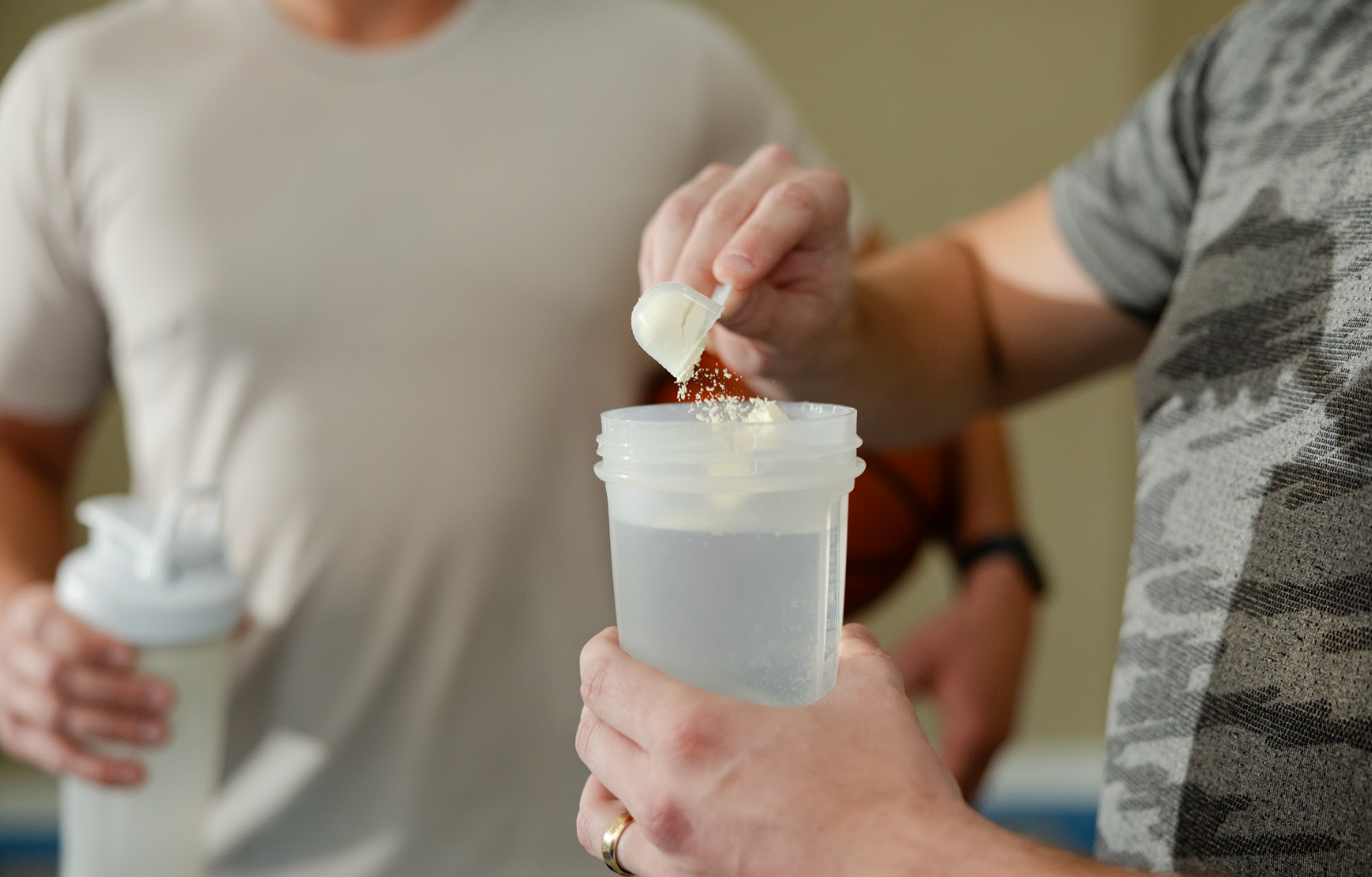 How to Choose the Best Colostrum Powder Supplement: 5 Things to Look For